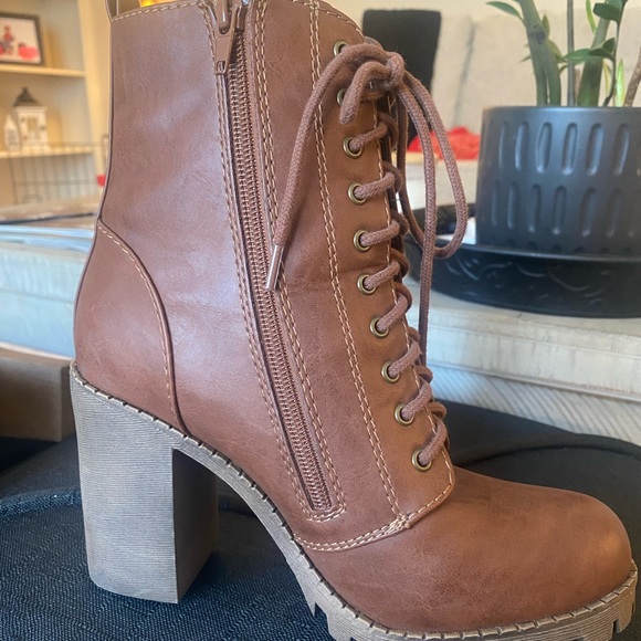 Brown Zip Ankle Booties Size 7 1/2 - Picture 5 of 9